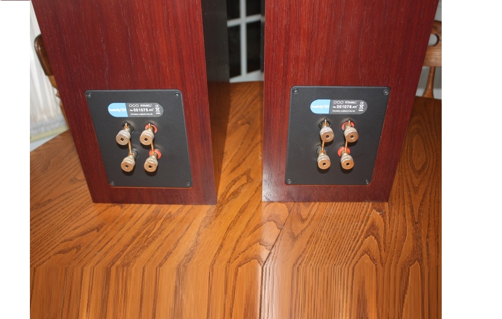 Полочна акустика PMC Twenty 22 Amarone