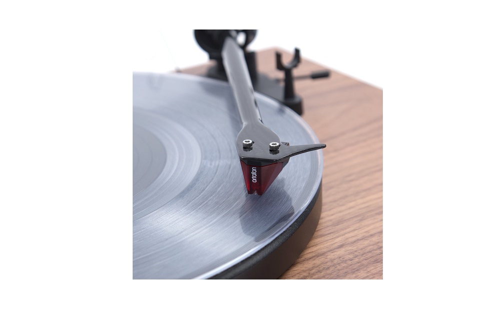 Програвач вінілу Pro-Ject Debut Carbon DC 2M-Red Walnut