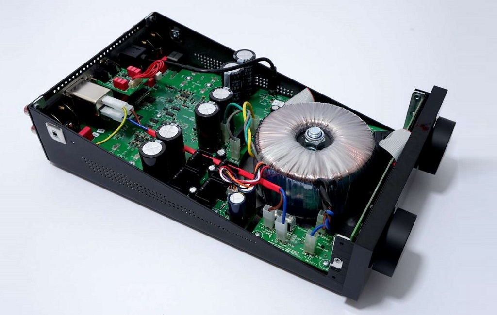 Стерео підсилювачі Cyrus ONE HD BrBlack