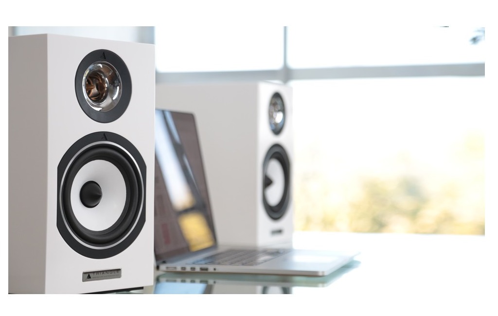 Полочная акустика Triangle TITUS EZ White HG