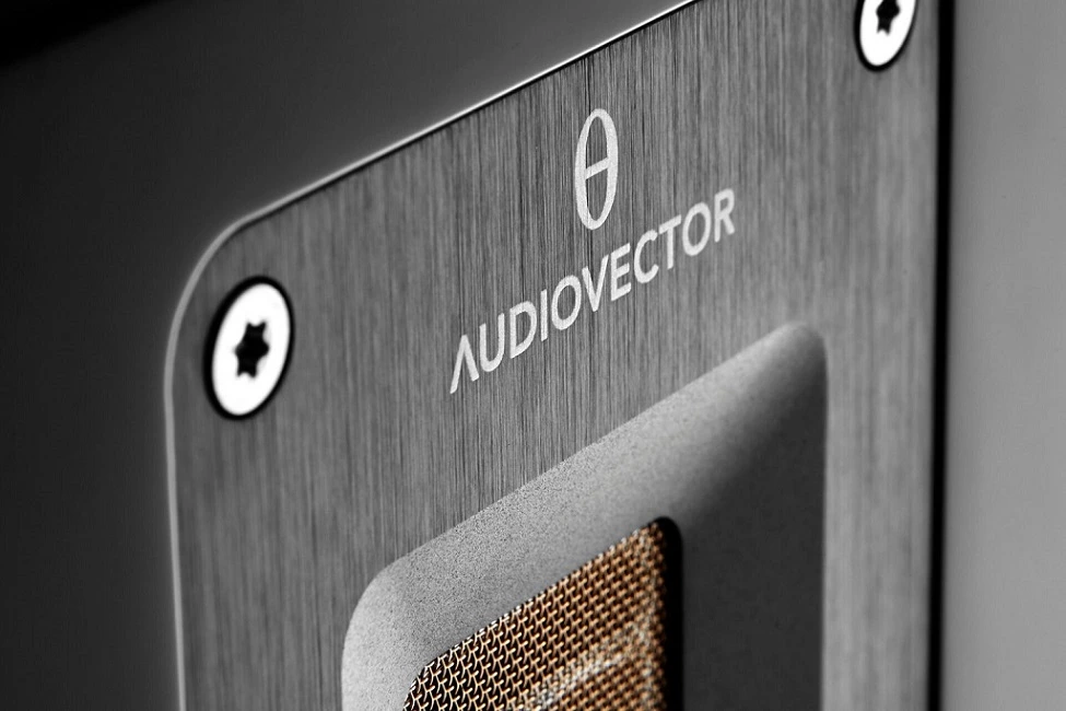 Полочна акустика Audiovector QR 1 Black Piano