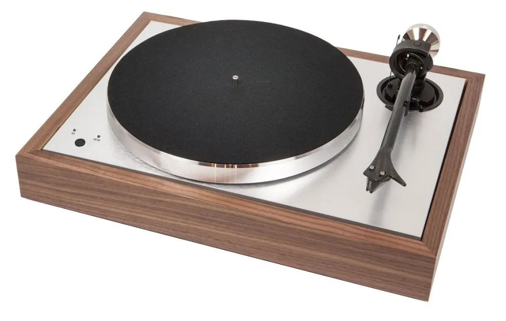 Проигрыватель винила Pro-Ject The Classic Evo 2M Silver Walnut