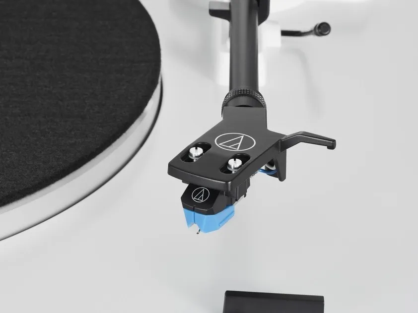 Програвач вінілу Audio-Technica AT-LP3XBTWT