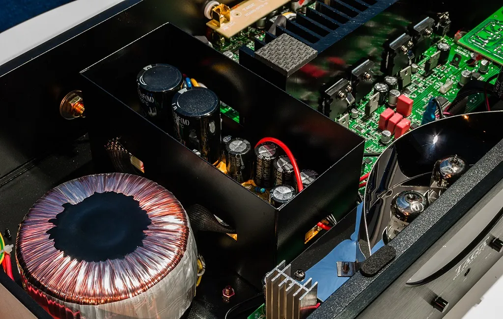 Стерео підсилювачі TAGA HARMONY HTA-800 Black