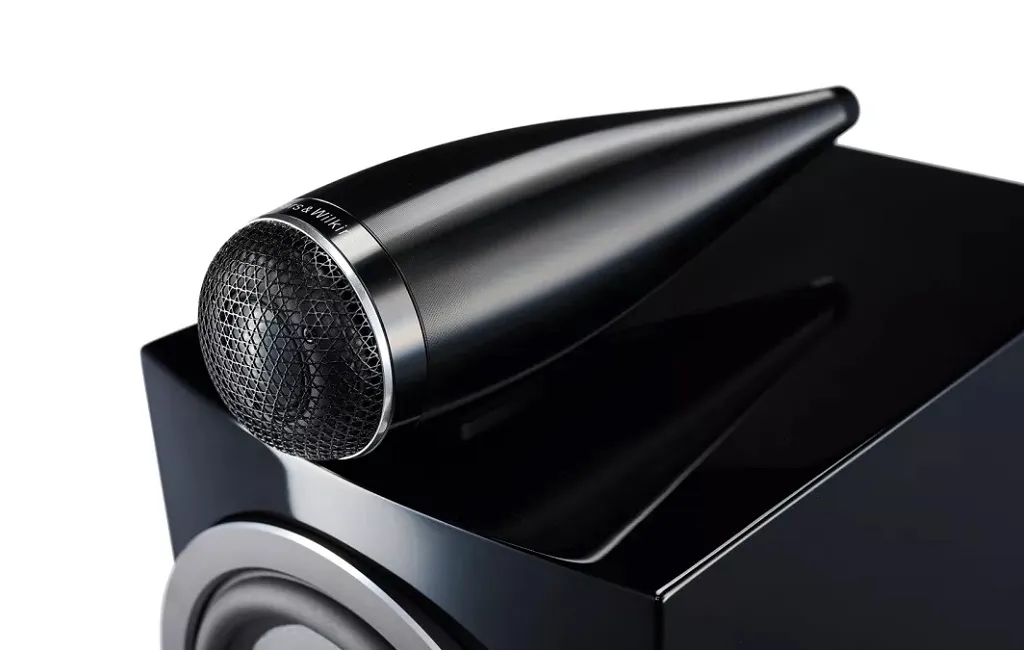 Полочная акустика Bowers & Wilkins 705 S3 Gloss Black