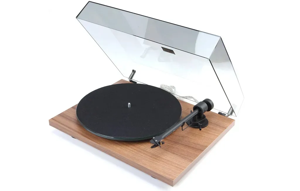 Програвач вінілу Pro-Ject Debut III OM5e Wood