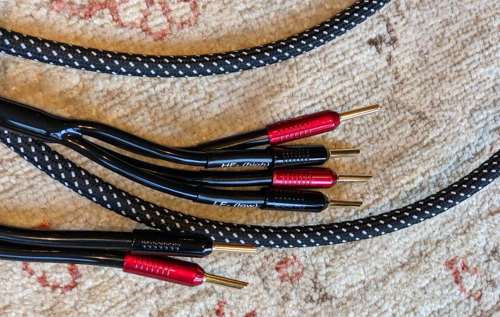 Акустические кабели Atlas Hyper Achromatic Bi-wire 2-4 3 m с бананами Z plug