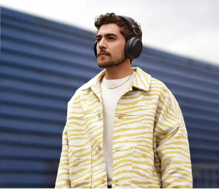 Бездротові навушники (Bluetooth) SENNHEISER MOMENTUM 4 Wireless Black