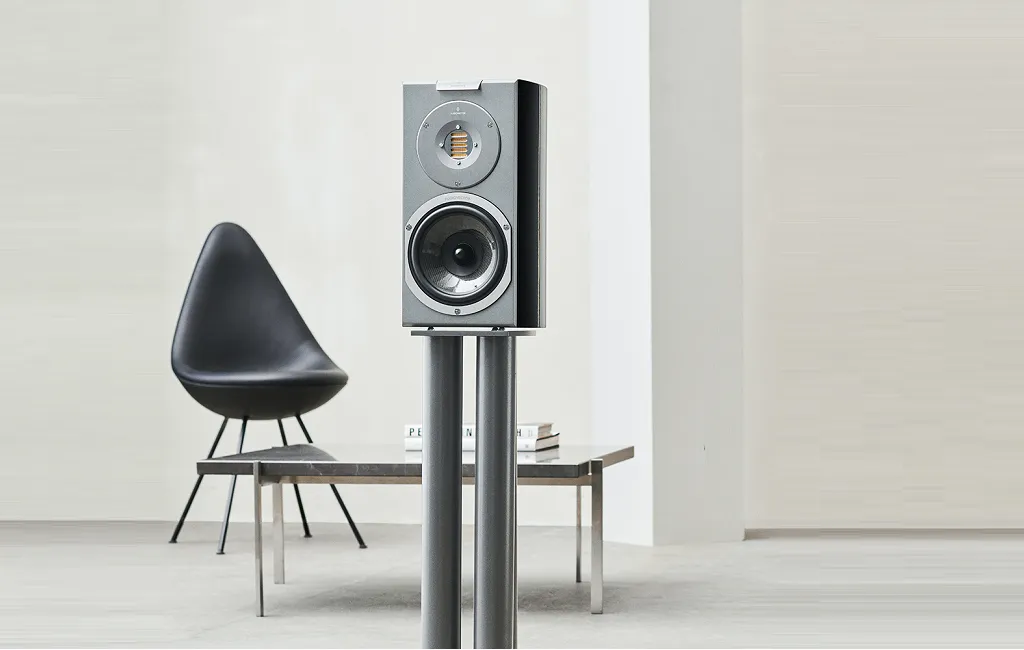 Полочная акустика Audiovector R1 Arrete Black Ash
