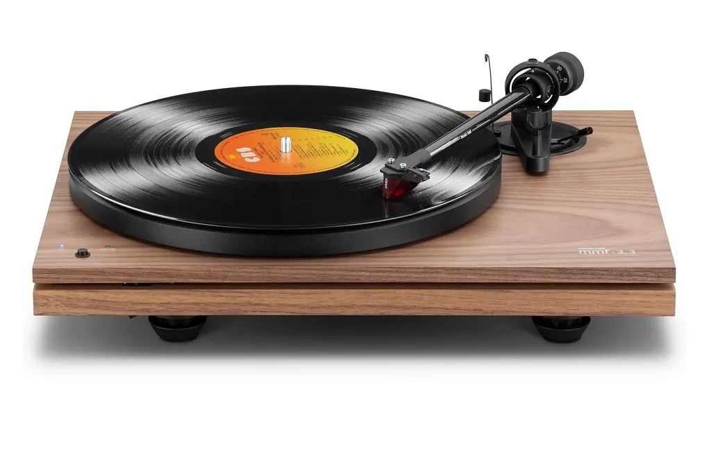 Проигрыватель винила Music Hall MMF-3.3 SE WALNUT 2M-RED