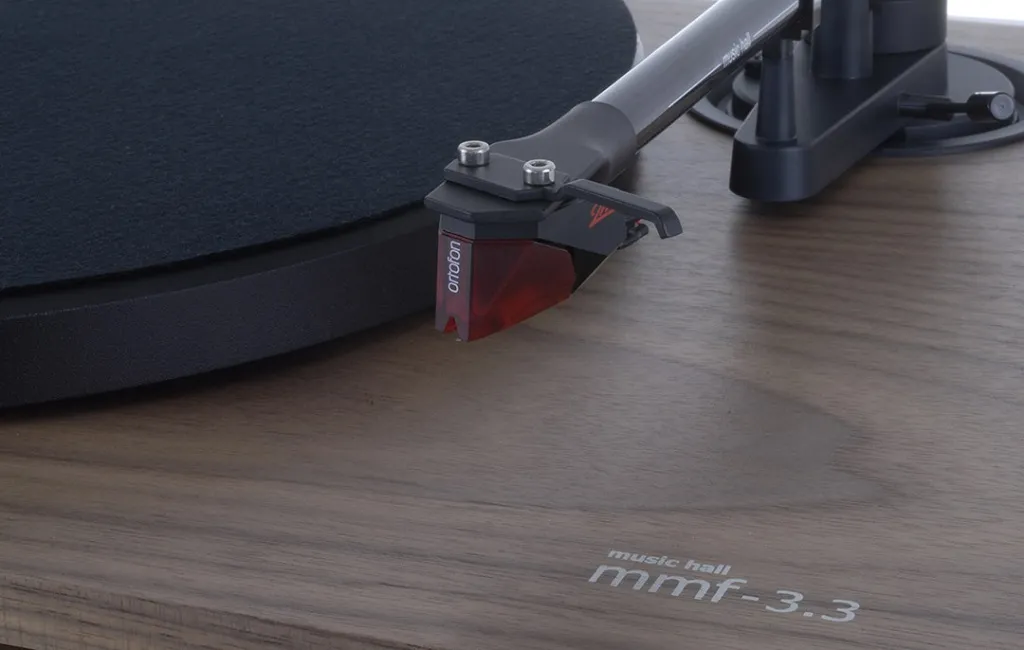 Проигрыватель винила Music Hall MMF-3.3 SE WALNUT 2M-RED