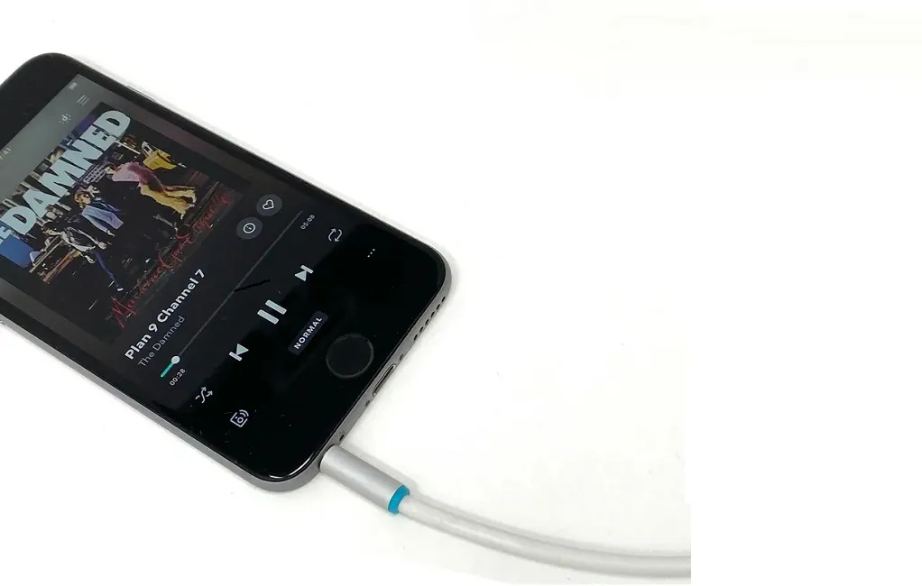 Міжблочні кабелі CHORD C-Jack 3.5mm Stereo to 2RCA 1.5m