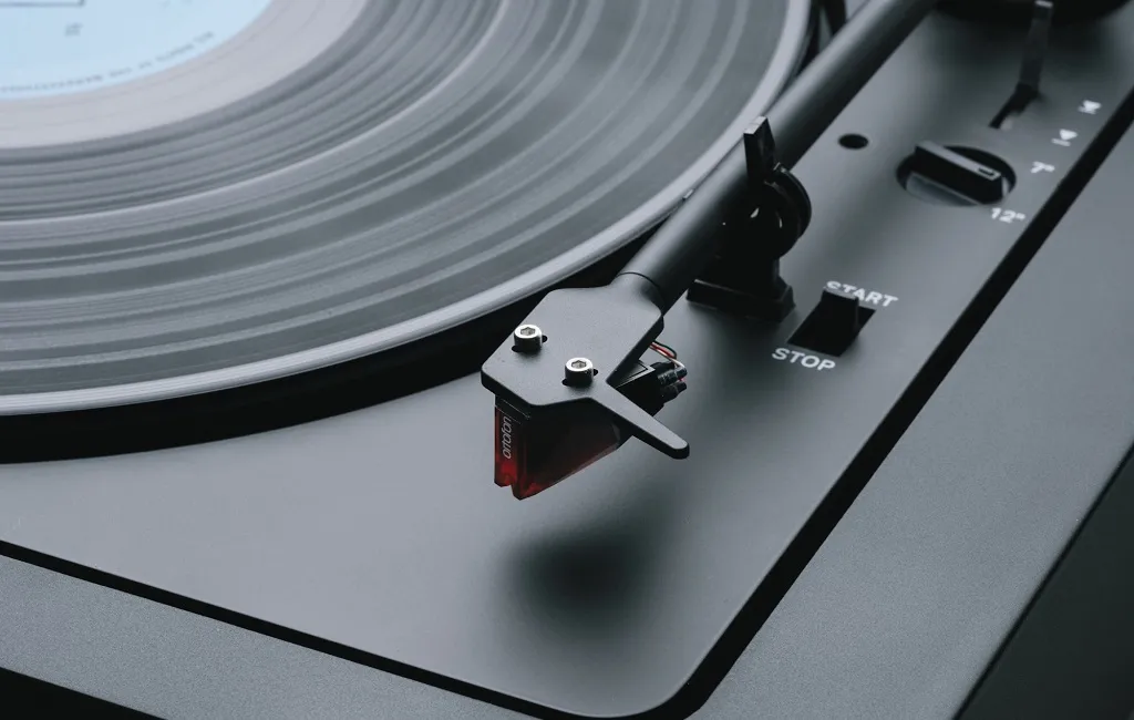 Програвач вінілу Pro-Ject A2 2M Red Black