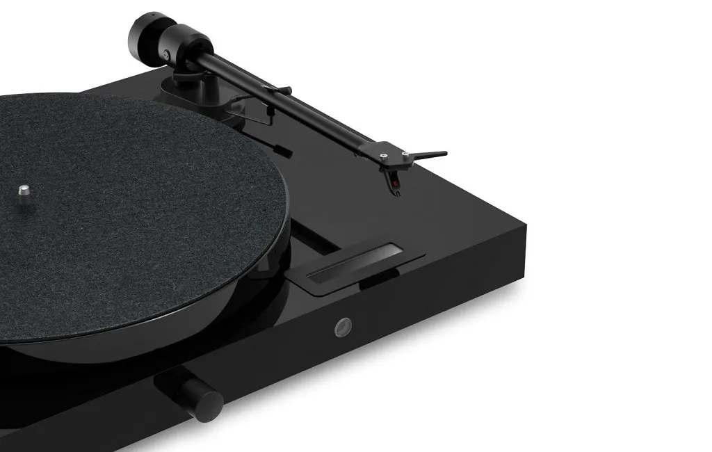 Програвач вінілу Pro-Ject Juke Box E1 OM5e Piano