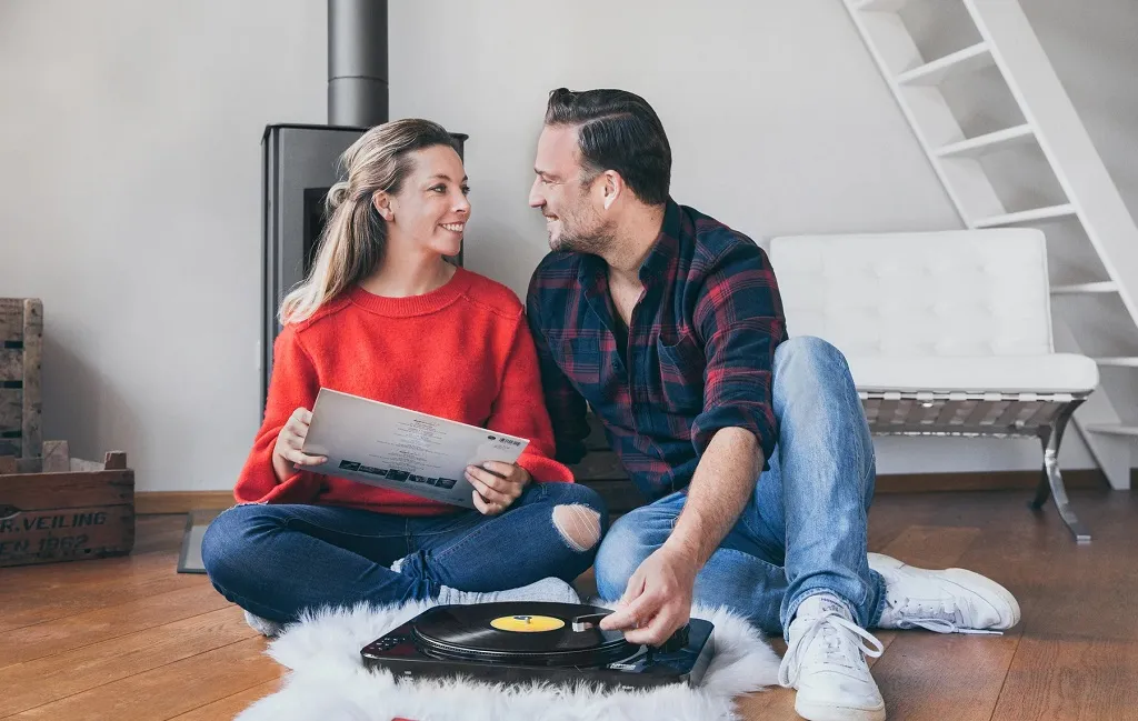 Проигрыватель винила Lenco LBT-120BK