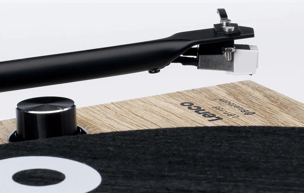 Проигрыватель винила Lenco LBT-188PI