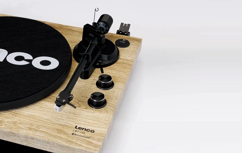 Проигрыватель винила Lenco LBT-188PI