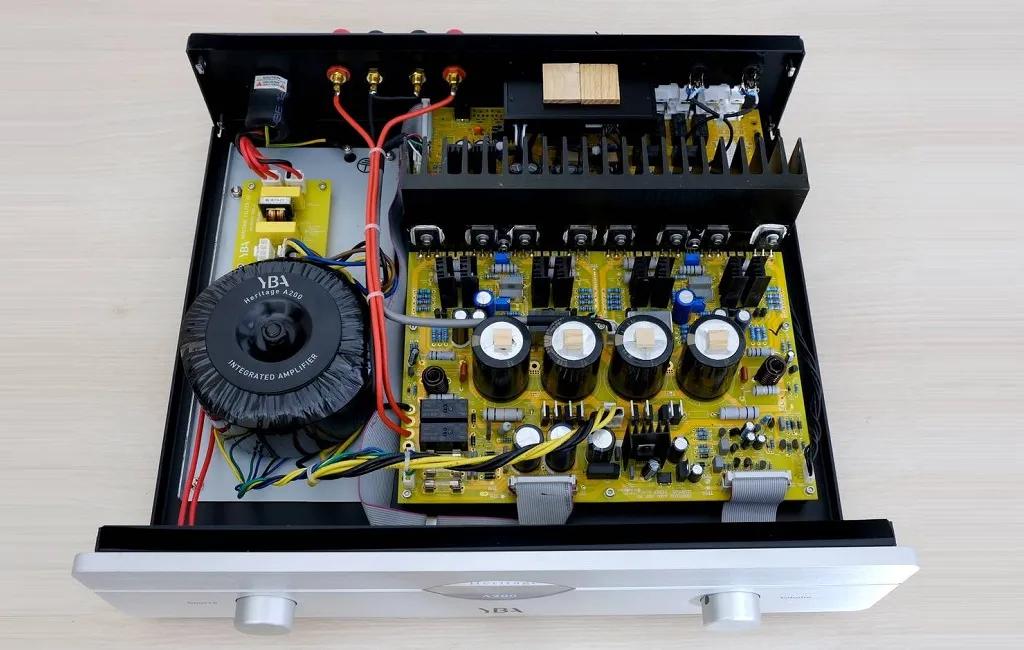 Стерео підсилювачі YBA Heritage A200 Silver