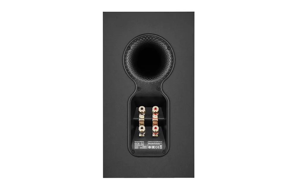 Полочна акустика Bowers & Wilkins 606 S3 Black