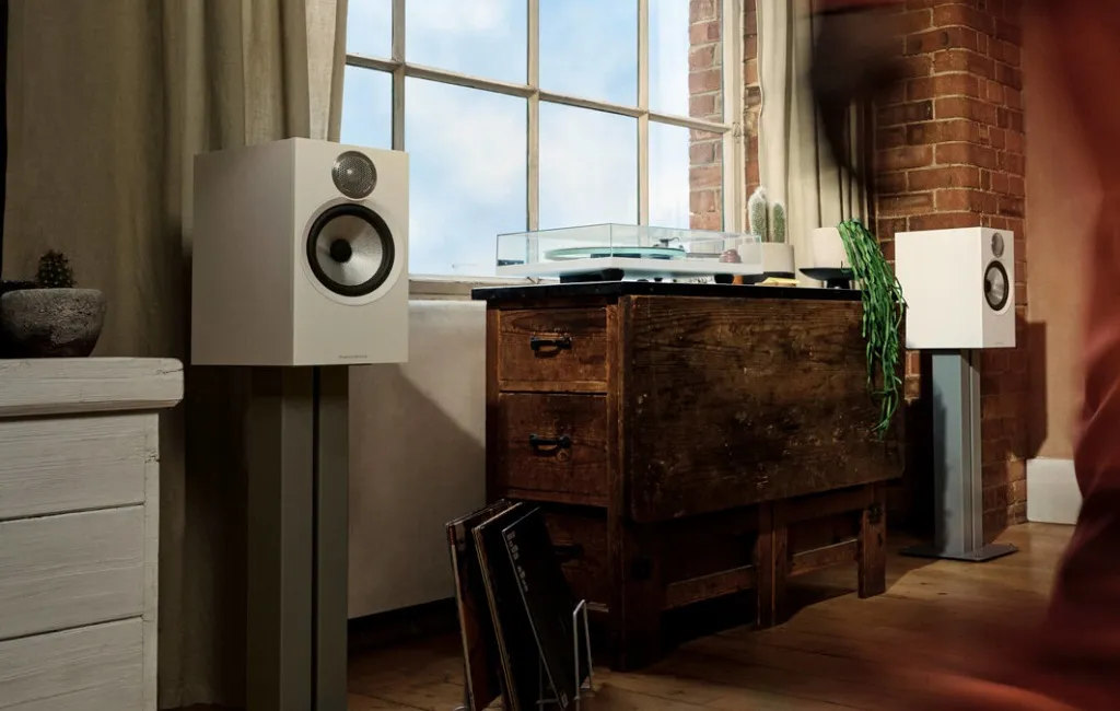 Полочная акустика Bowers & Wilkins 606 S3 White