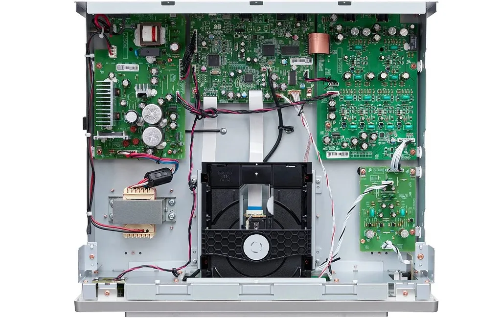 CD проигрыватели Marantz CD60 Silver Gold