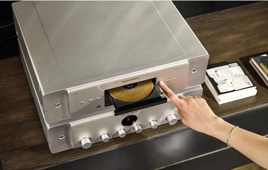 CD проигрыватели Marantz CD60 Silver Gold