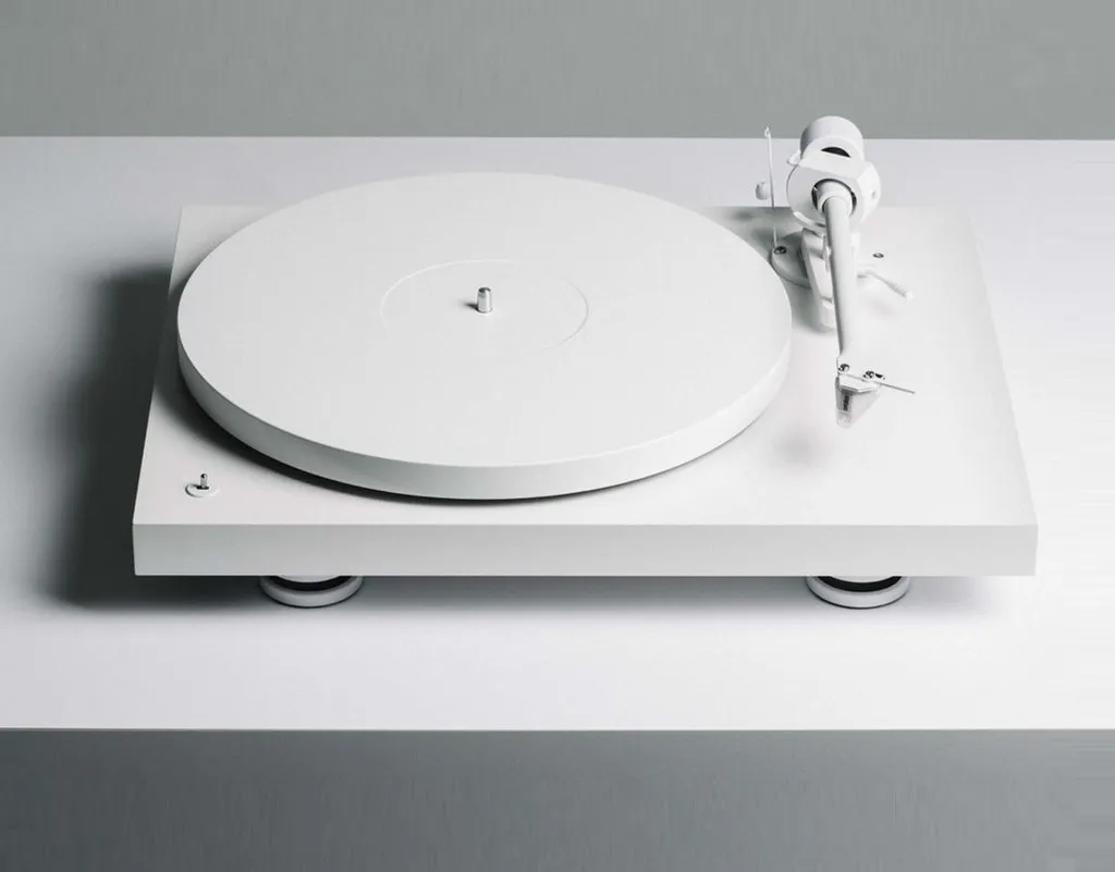 Проигрыватель винила Pro-Ject Debut PRO 2M White Satin White