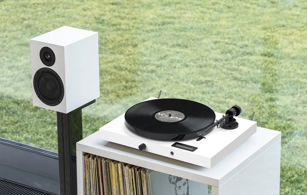 Програвач вінілу Pro-Ject Juke Box E1 OM5e White