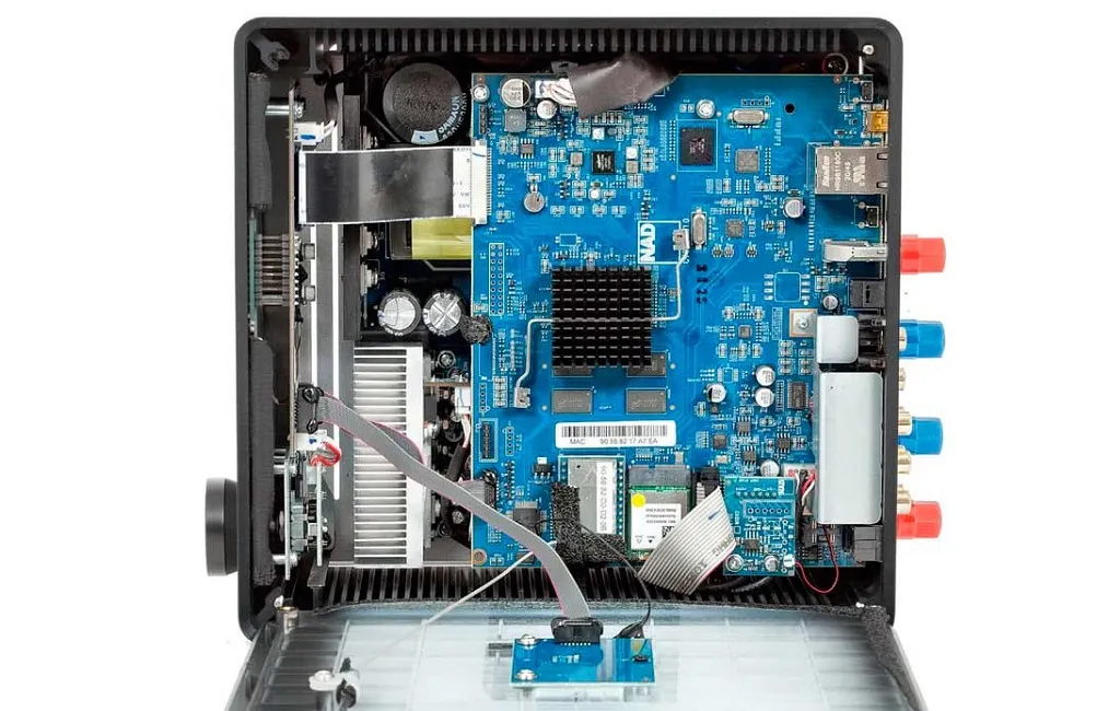 Стерео усилители NAD C 700 BluOS Streaming Amplifier