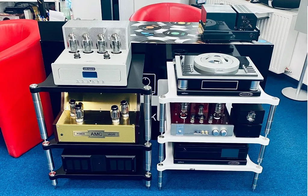 Стойки и тумбы для HI-FI техники NEO Light Tripod Matte Segment 75mm