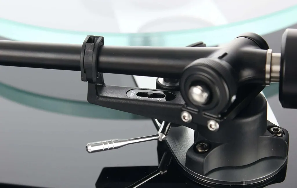 Проигрыватель винила Rega Planar 3 - ELYS 2 MM Black