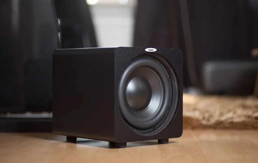 Сабвуферы  Velodyne DB 15 BLACK VINYL