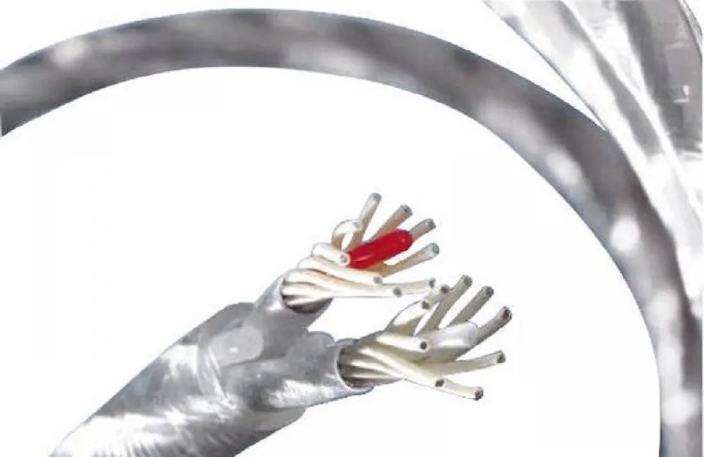 Акустические кабели QED GENESIS PRE-TERM CABLE 2.5M (QE1482)