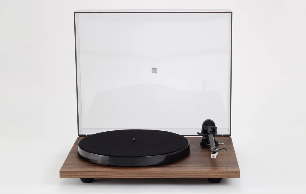 Проигрыватель винила Rega Planar 1 Walnut
