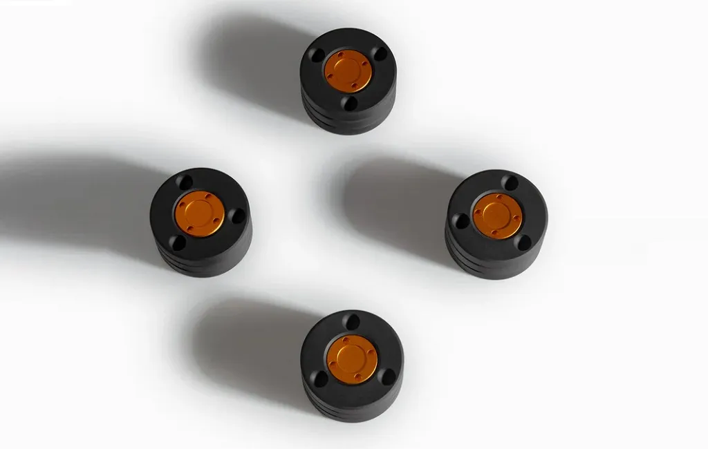 Антивібраційні підставки для апаратури Axxess Noir