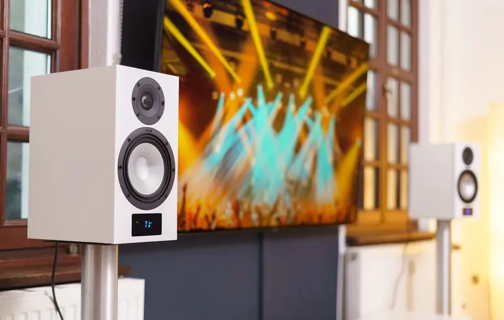 Активна полична акустика Canton Smart GLE 3 S2 White