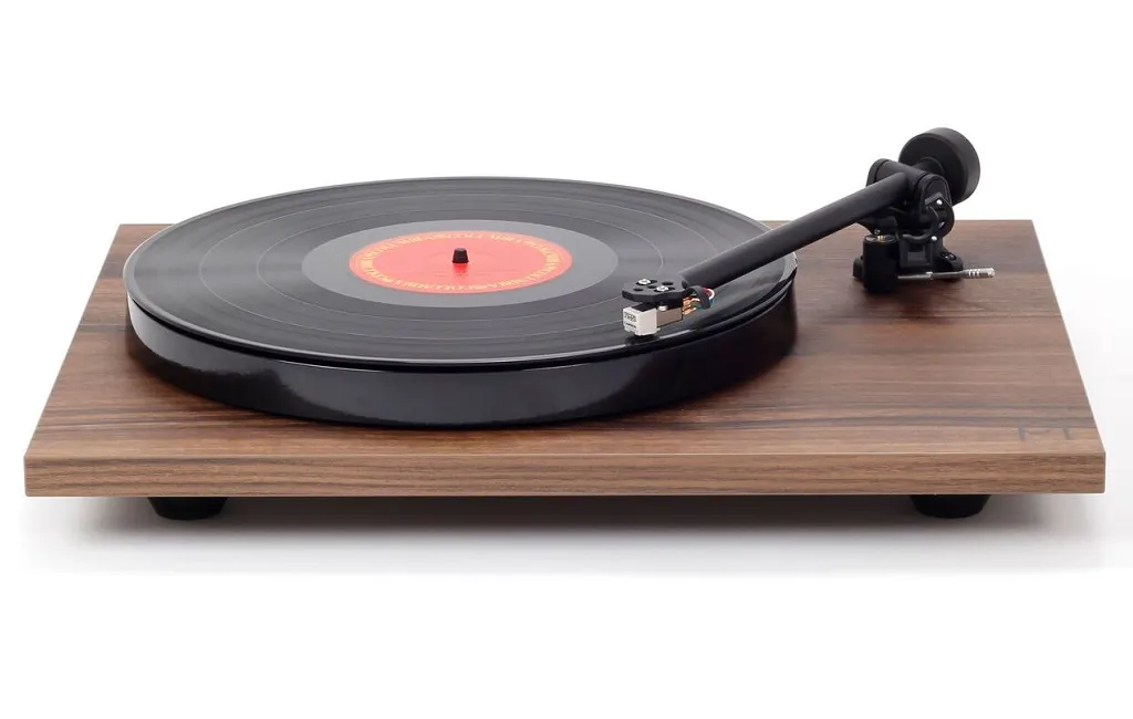 Проигрыватель винила Rega Planar 1 PLUS Walnut