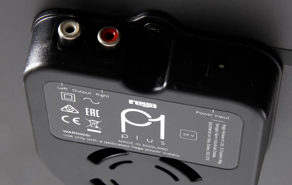 Проигрыватель винила Rega Planar 1 PLUS Walnut