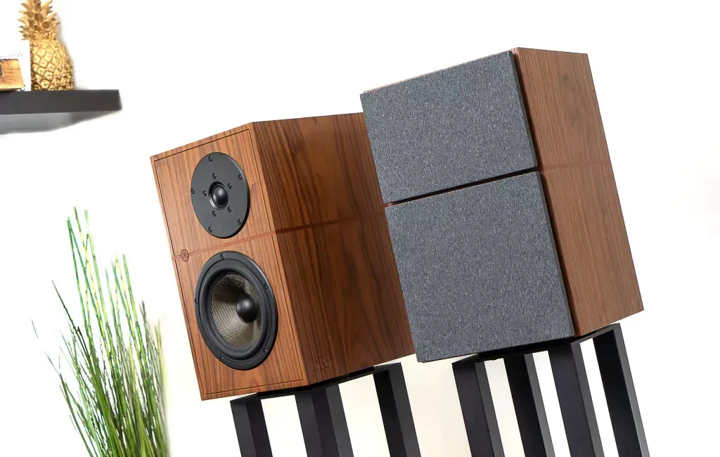 Полочная акустика REVIVAL AUDIO ATALANTE 3 WALNUT