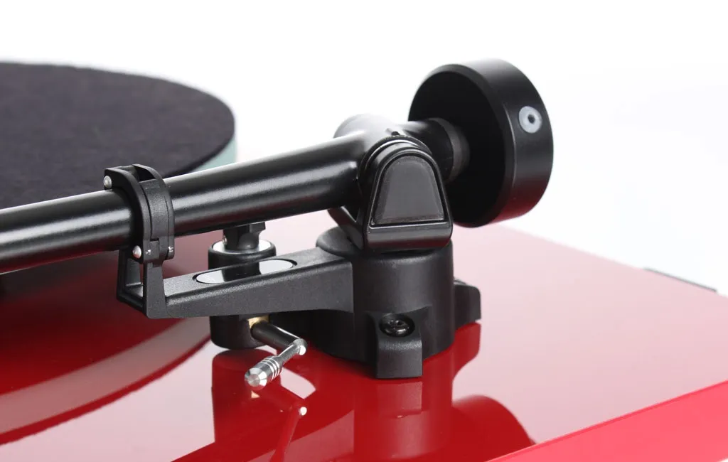 Програвач вінілу Rega Planar 2 Red