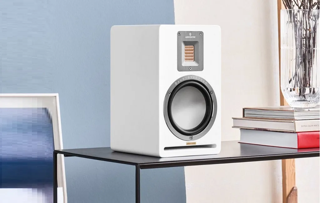 Полочна акустика Audiovector QR 1 SE White