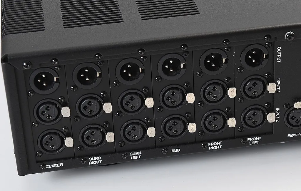 Попередні підсилювачі Electrocompaniet EC4.9. Referance 6 channel