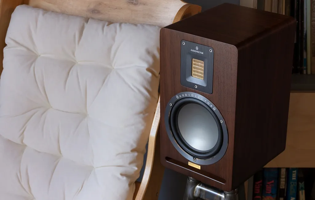 Полочна акустика Audiovector QR 1 SE Dark Walnut
