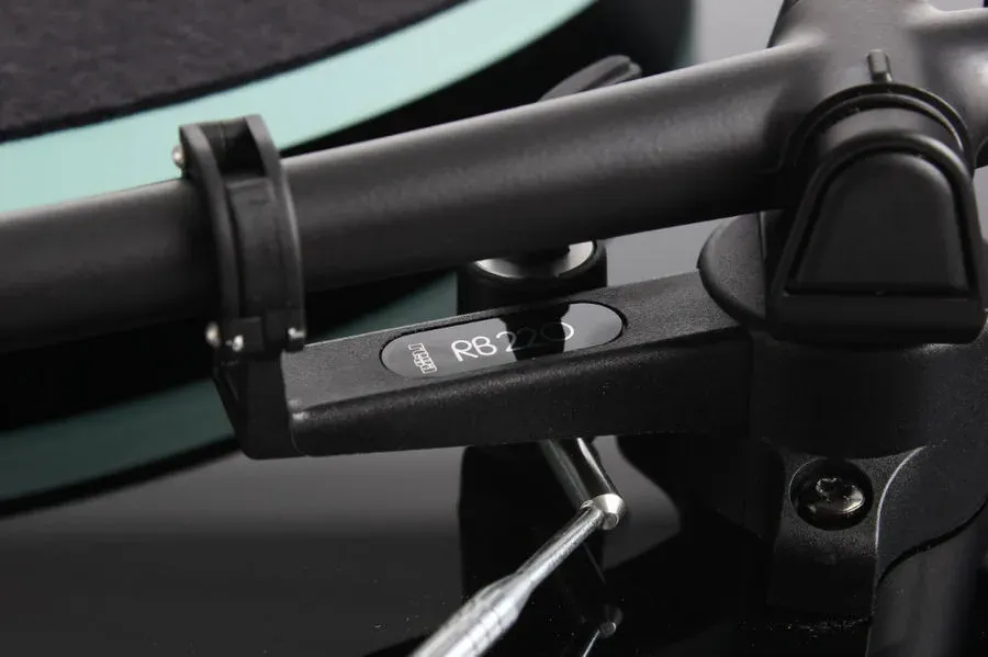 Проигрыватель винила Rega Planar 2 Black