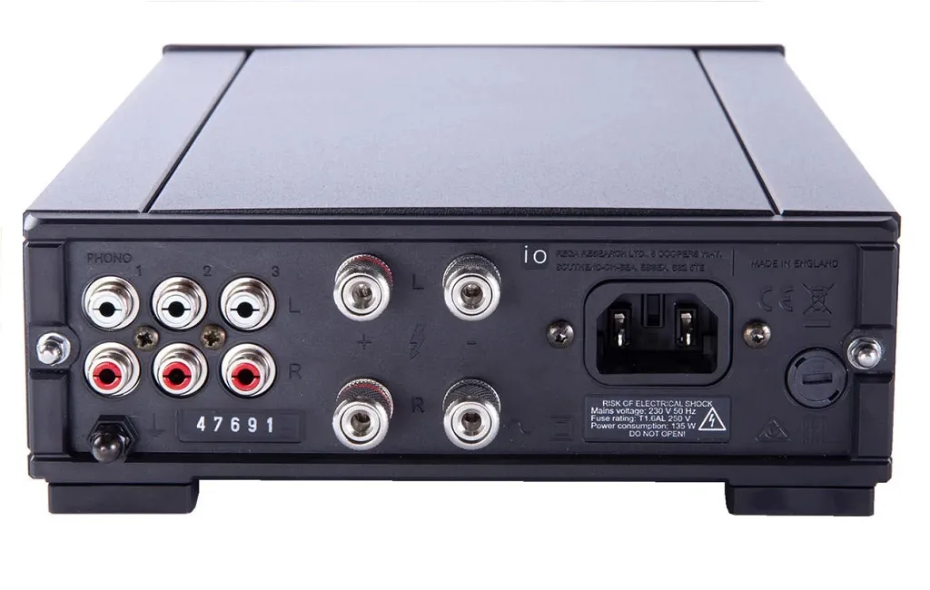 Стерео усилители Rega iO Black