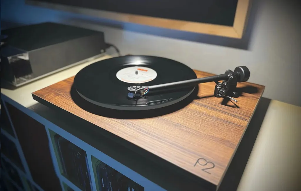 Програвач вінілу Rega Planar 2 Walnut