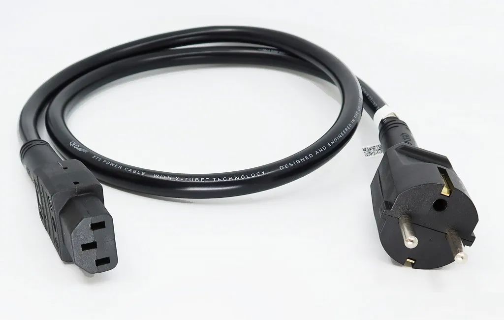 Силовые кабели QED XT5 POWER CABLE EU 1M