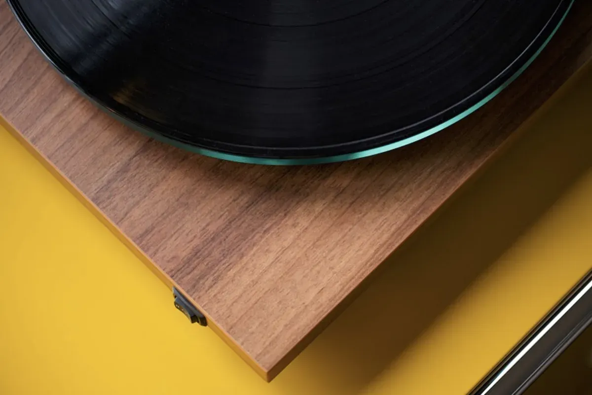 Проигрыватель винила Pro-Ject T2 Super Phono Walnut Rainier