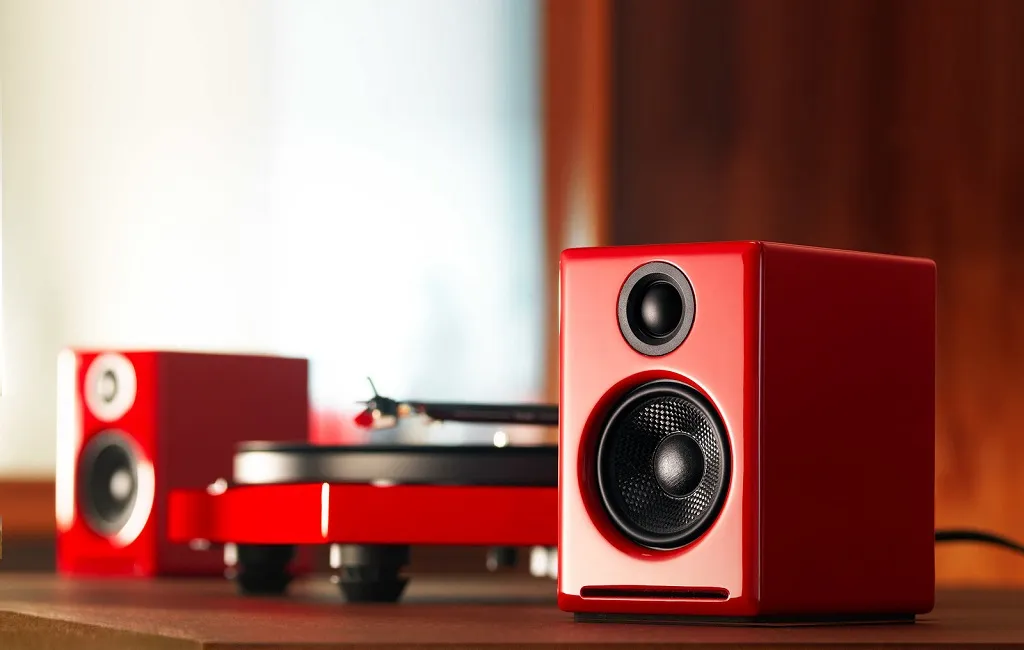 Активная полочная акустика Audioengine A2+BT Red