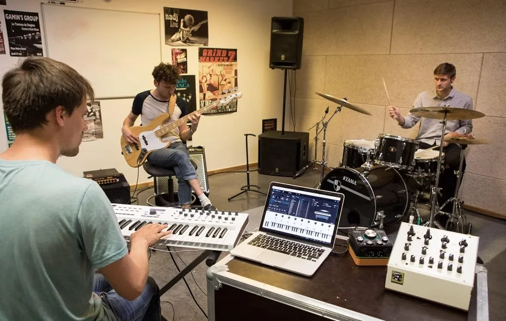 MIDI-клавиатуры Arturia KeyLab 61 MkII White